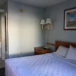 High Seas Motel