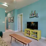Sunlit Rehoboth Beach Townhome With Pool Access!