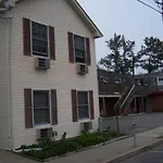 Summer Place Hotel