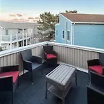 Mariners Court - 4 Laurel St Unit 219