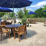 Crosswinds Motel