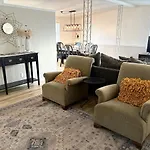 Charming Cottage With Fenced Backyard Pet Friendly