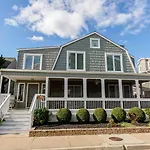Lake Avenue 13