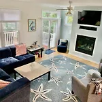 Christian Street 18B