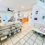 Simonton Court 20256