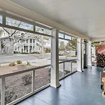 Laurel Street 108