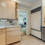 Oak Avenue 77