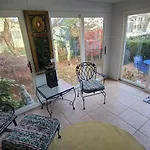 Laurel Street 323