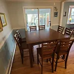 Laurel Street 323