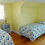 Laurel Street 204