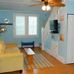 Laurel Street 204