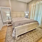 Hickman Street 102