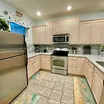 Sandy Bottom Circle 4103