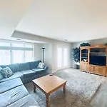 Wilmington Avenue 50 #106