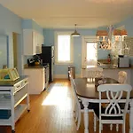 Laurel Street 204
