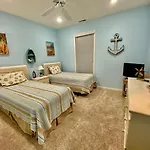 Sandy Bottom Circle 4103