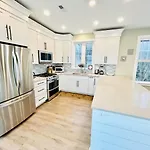 Laurel Street 308