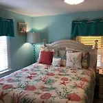 Laurel Street 201