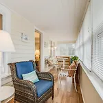 Laurel Street Garage Apt 210