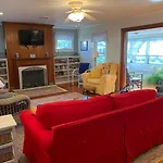 Laurel Street 212A