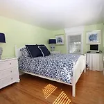 Oak Avenue 16