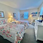 King Charles Avenue 408 #1