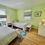 Hickman Street 304