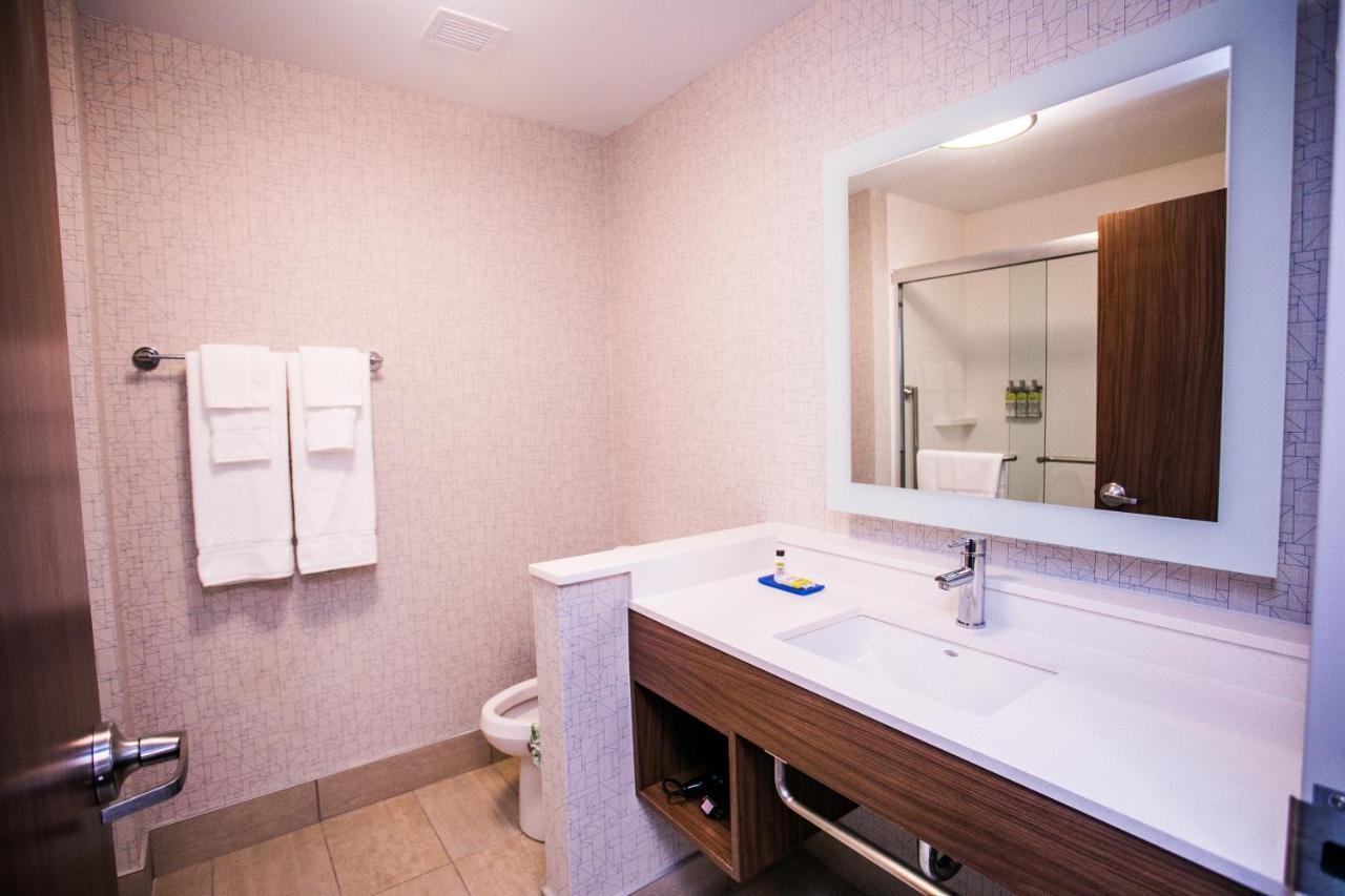 Express & Rehoboth By Ihg Hotel