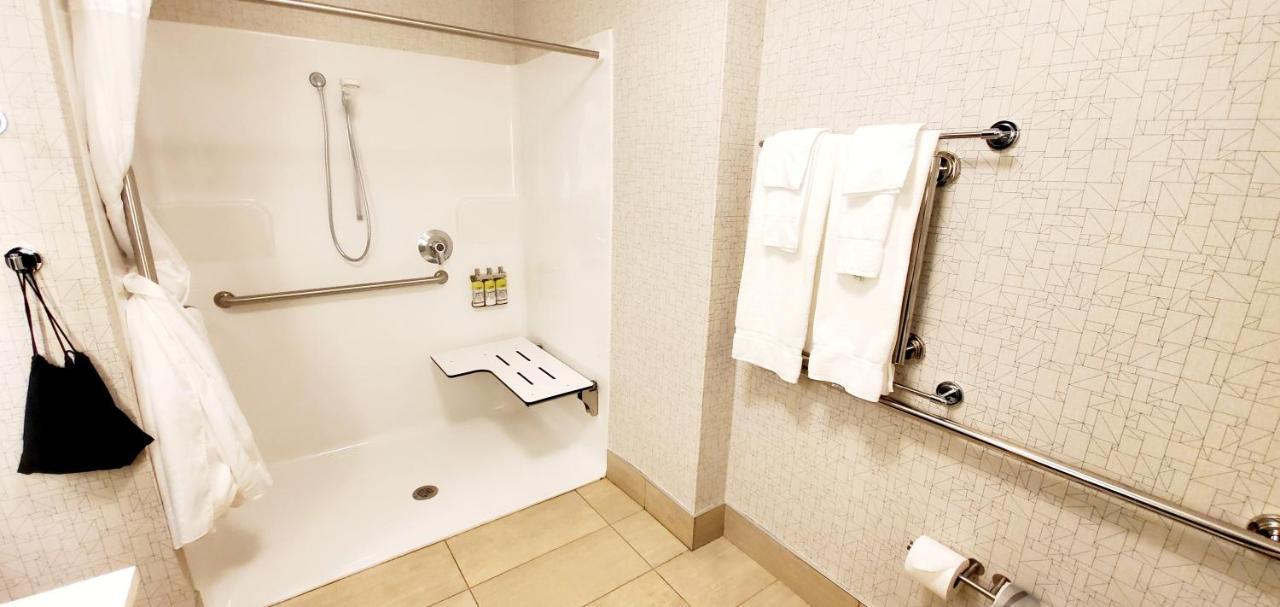 Express & Rehoboth By Ihg Hotel 3*