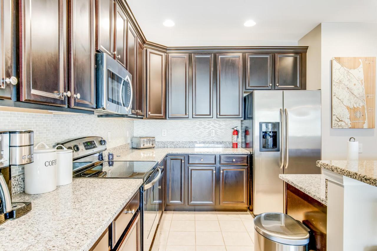 Apartment Grande At Canal Pointe --- 20013 Newry #17 Rehoboth Beach