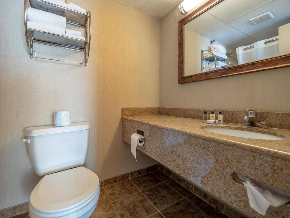 Hotel Atlantic Sands And Conference Center 4*
