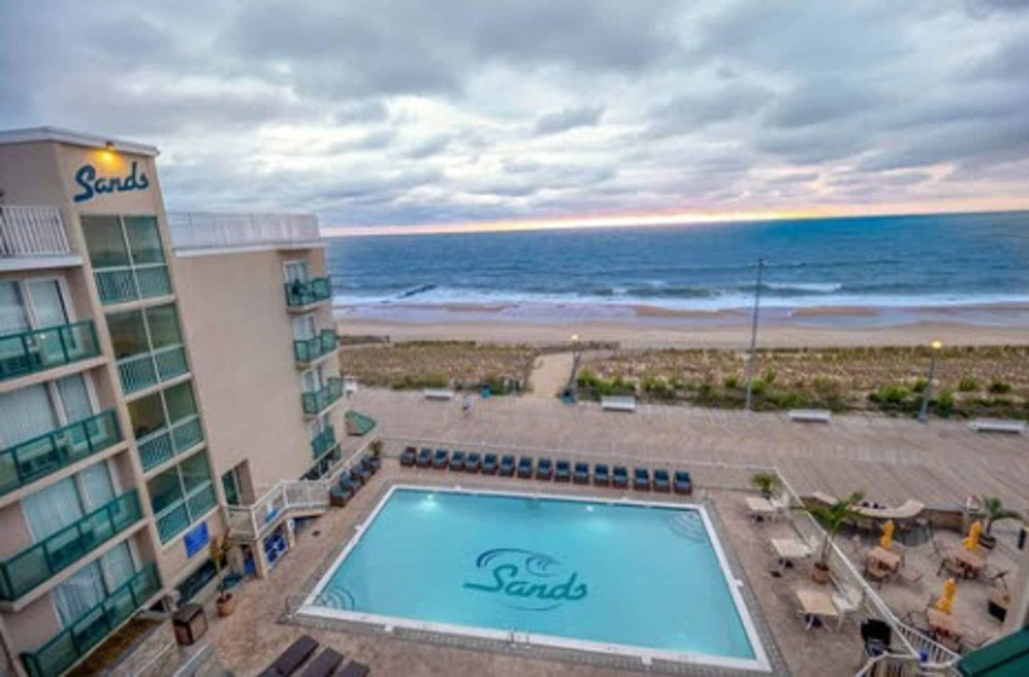 Hotel Atlantic Sands And Conference Center 4*