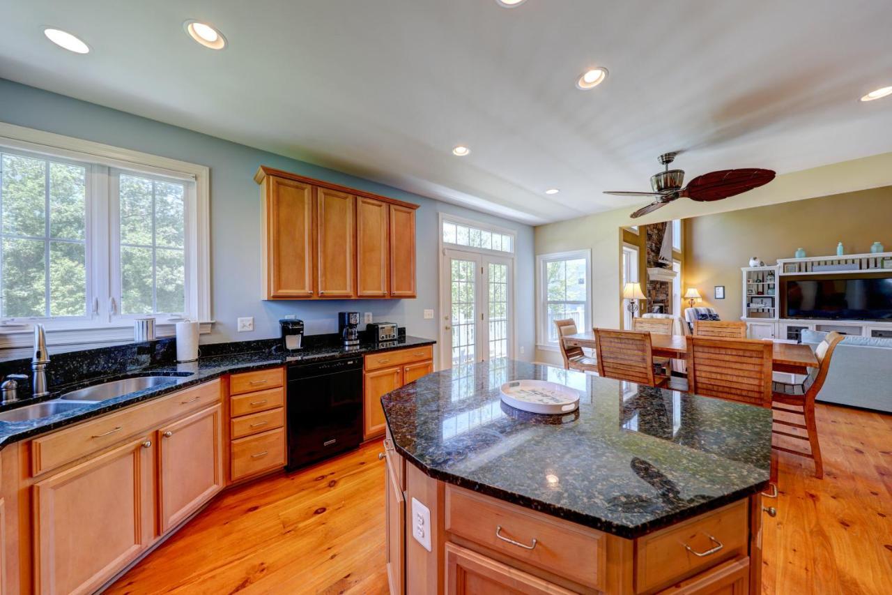 Holiday home Grande At Canal Pointe 19375 Mersey Dr *