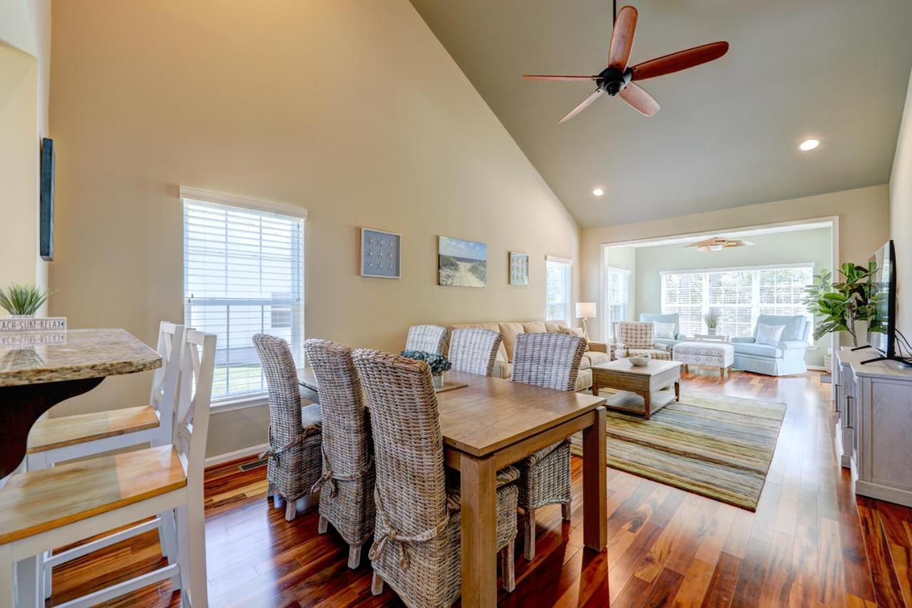 Grande At Canal Pointe 37510 Worcester Dr Holiday home