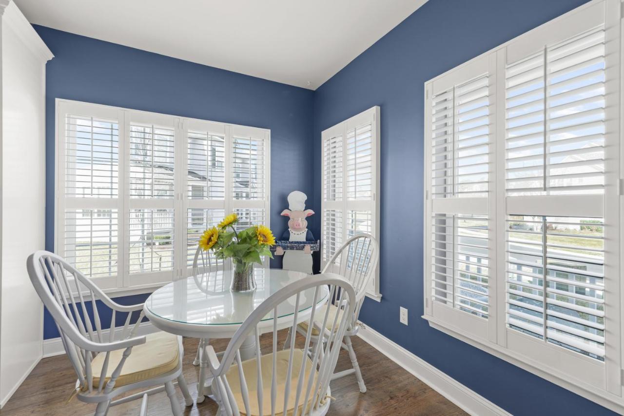 Grande At Canal Pointe 37502 Worcester Dr Holiday home *