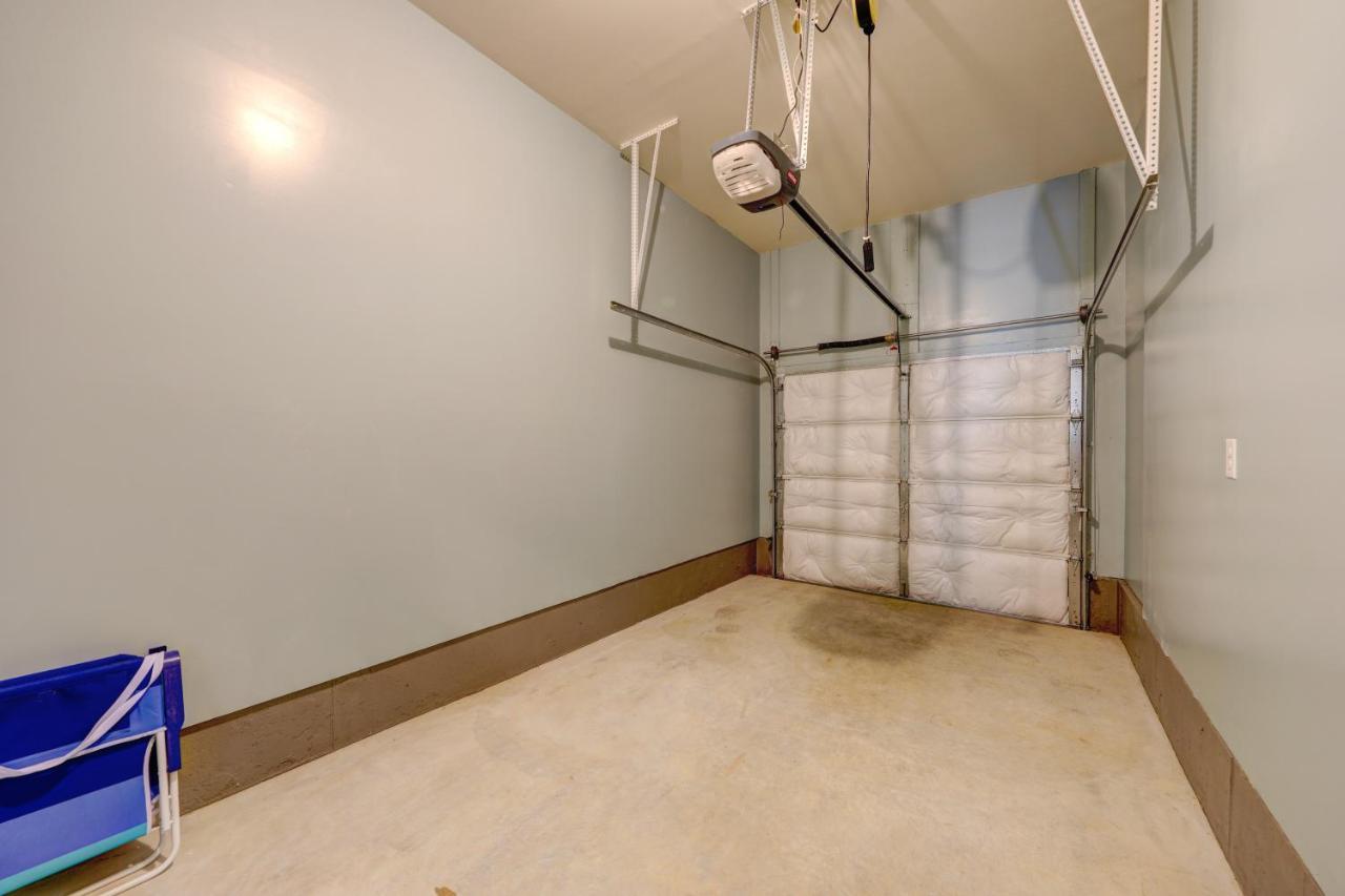 Grande At Canal Pointe 37510 Worcester Dr Holiday home
