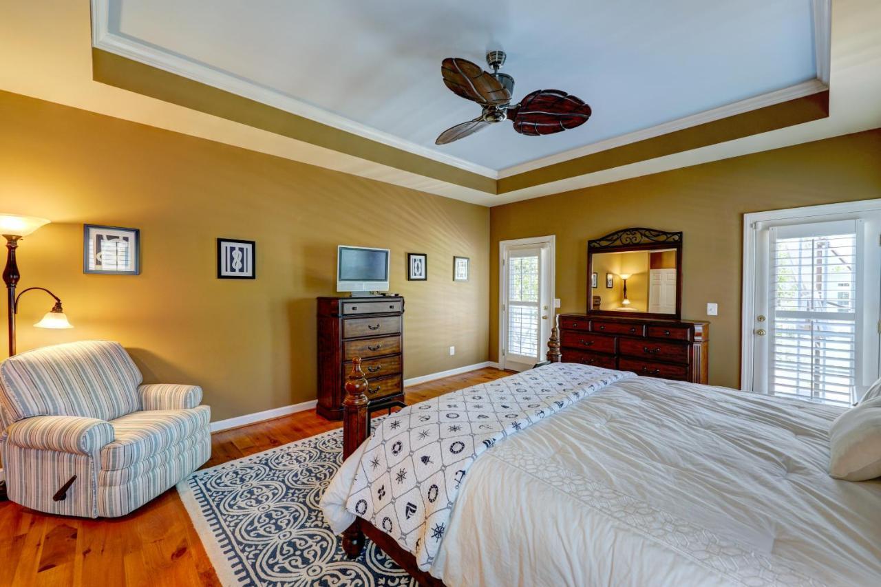 Grande At Canal Pointe 19375 Mersey Dr *
