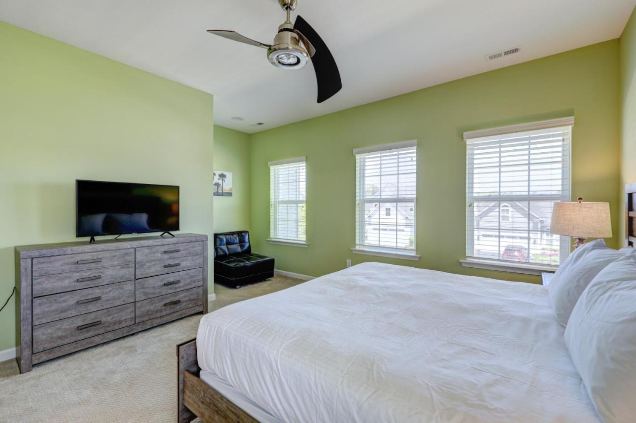 Grande At Canal Pointe 37510 Worcester Dr Holiday home
