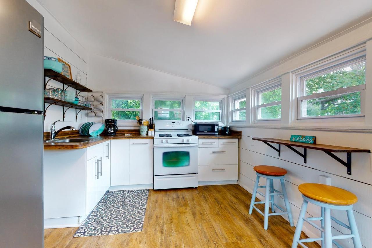 Apartment Town Of Rehoboth 18b Baltimore Ave *