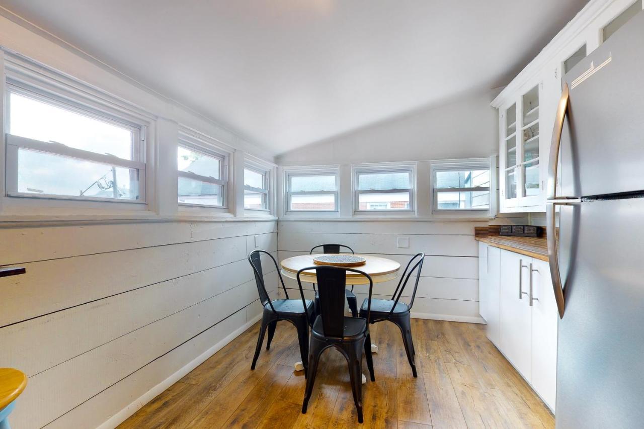Town Of Rehoboth 18b Baltimore Ave Apartment