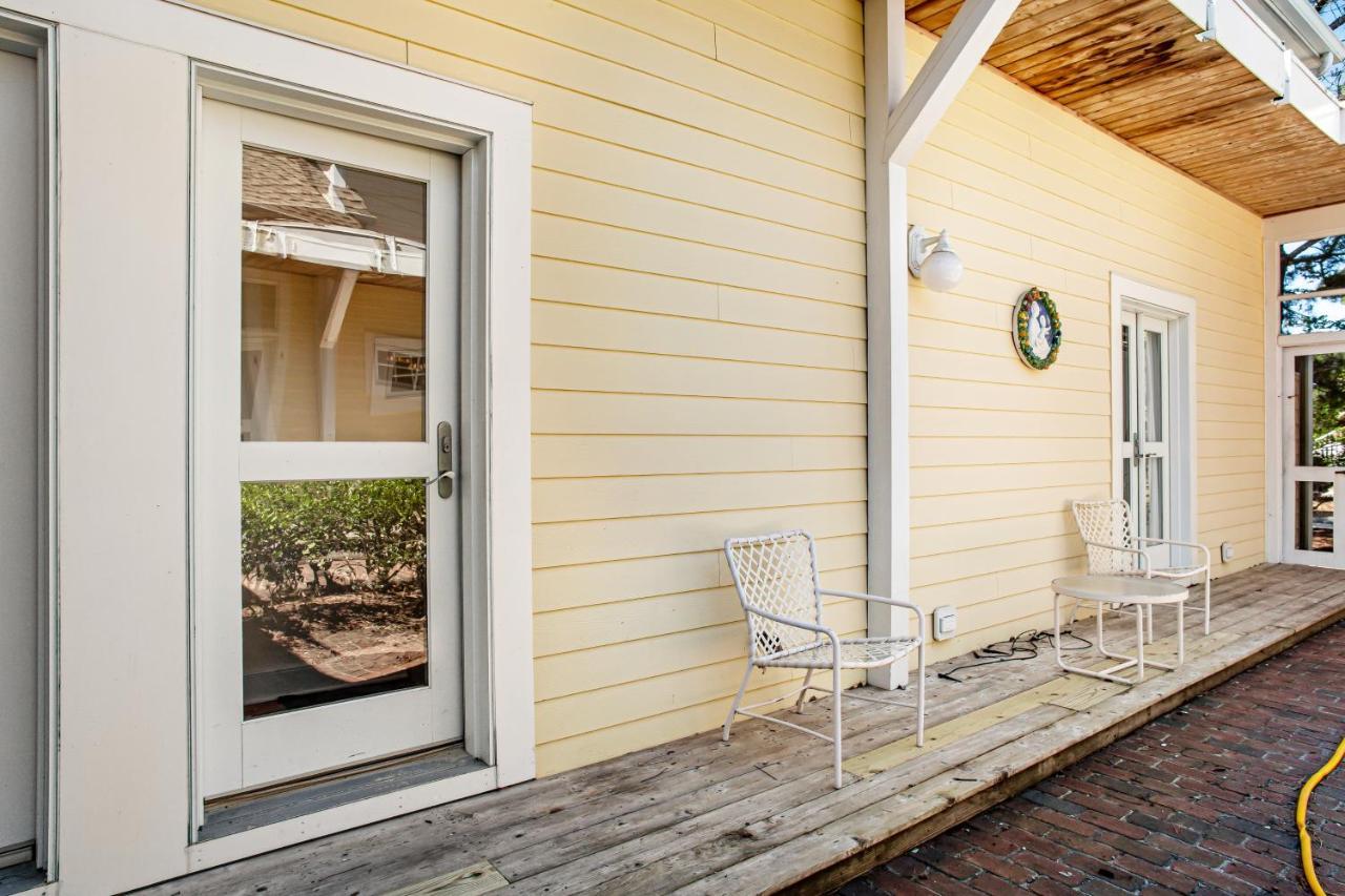 Rehoboth --- 6 Holly Road