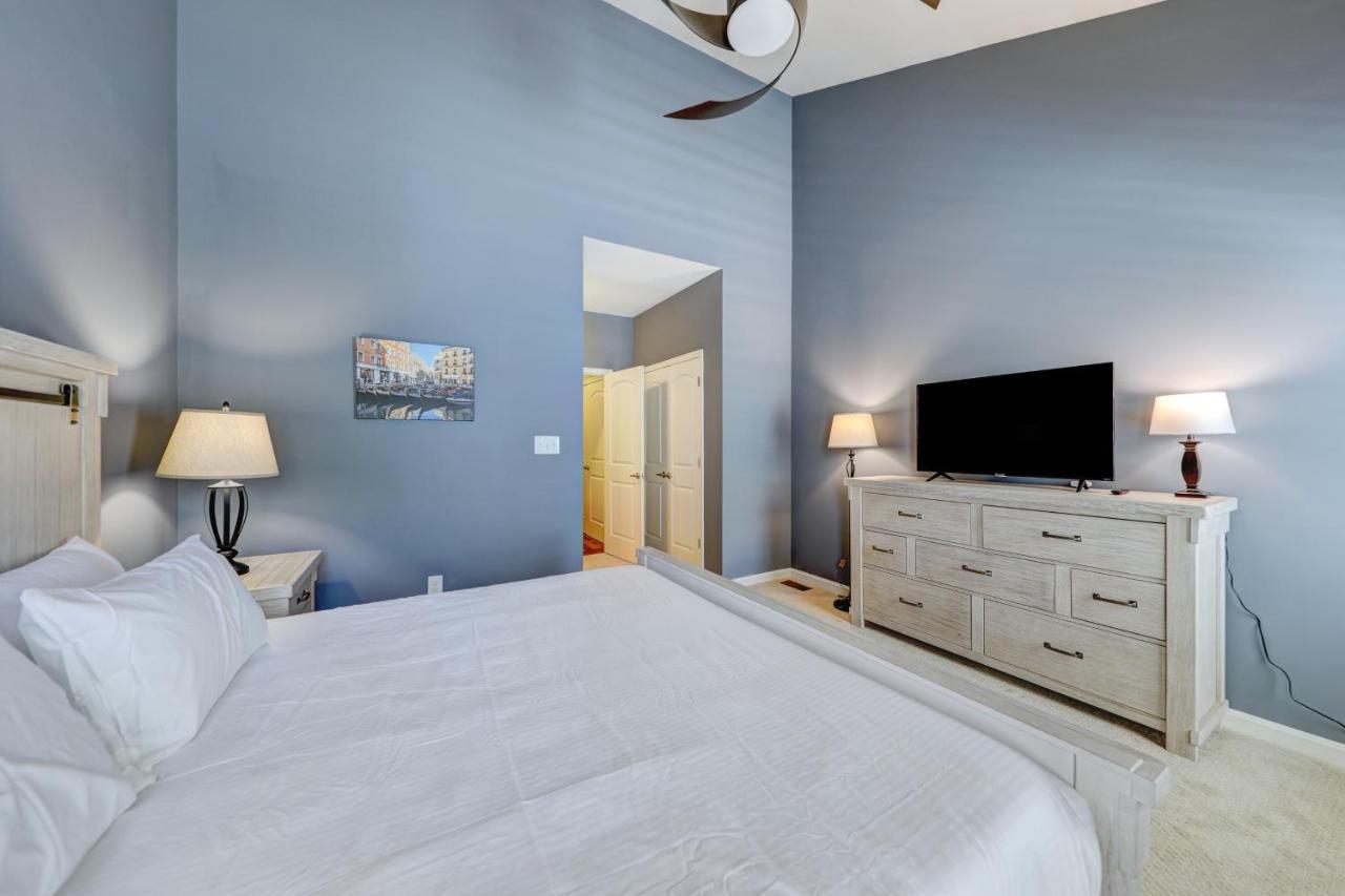 Grande At Canal Pointe 37510 Worcester Dr Holiday home