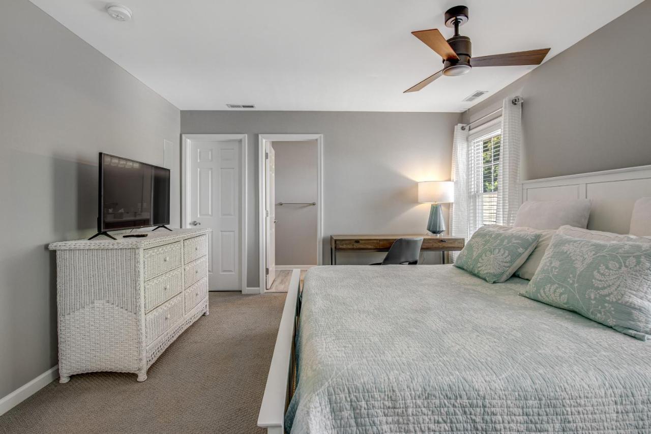 Oyster Bay --- 37500 Kaitlyn Dr Unit #23 *
