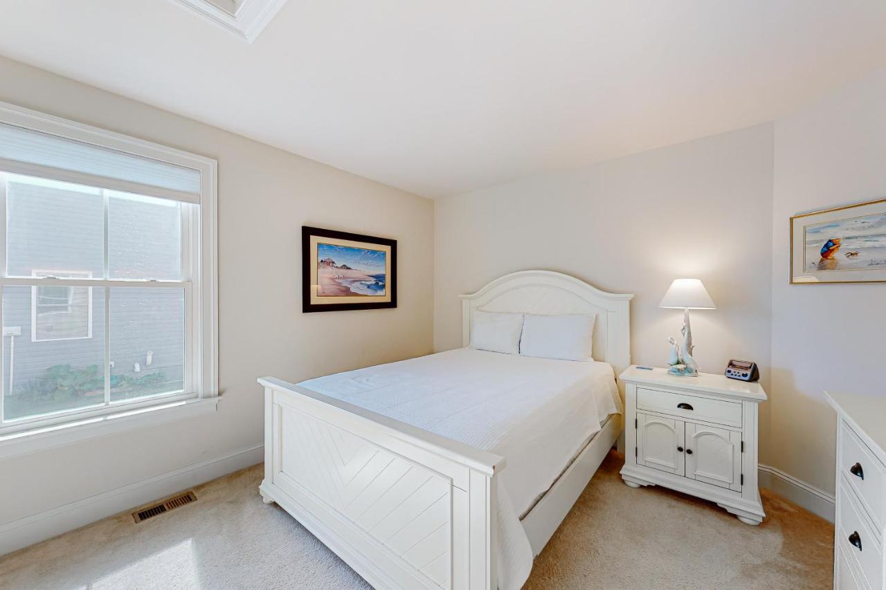 Grande At Canal Pointe 37484 Liverpool Ln * Rehoboth Beach