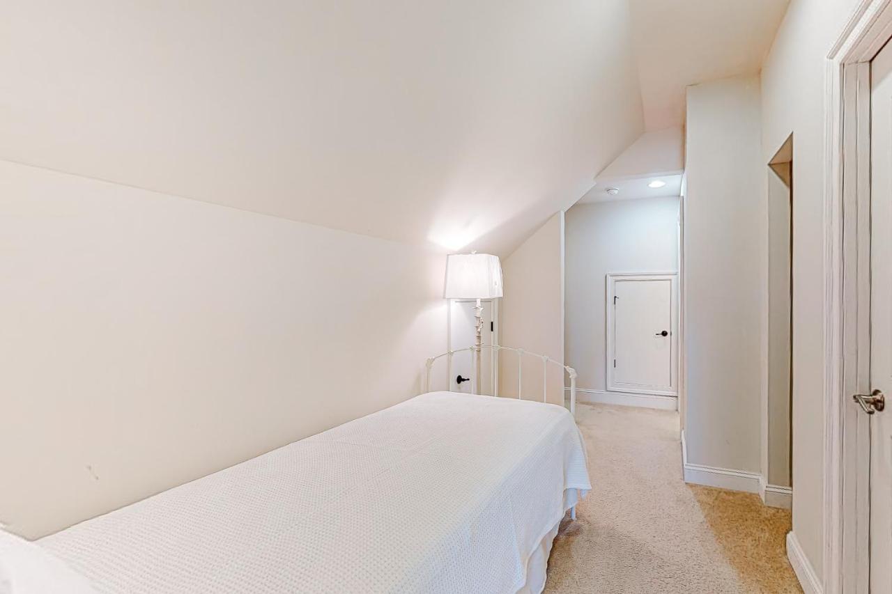 Grande At Canal Pointe 37484 Liverpool Ln * Rehoboth Beach