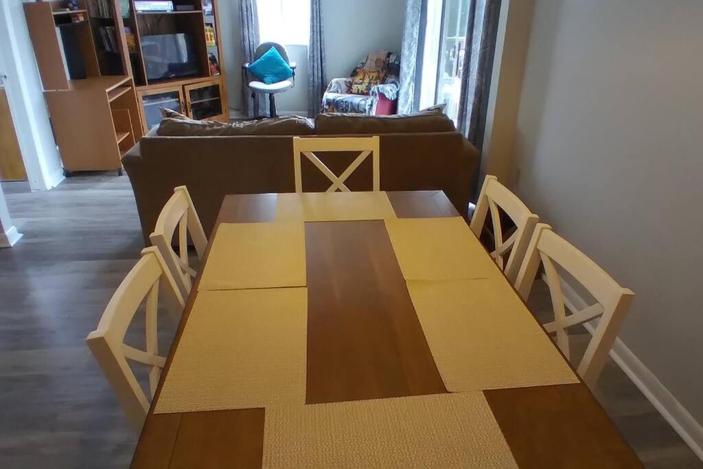 2 Bedroom In Rehoboth W/ New Bed Apartment *