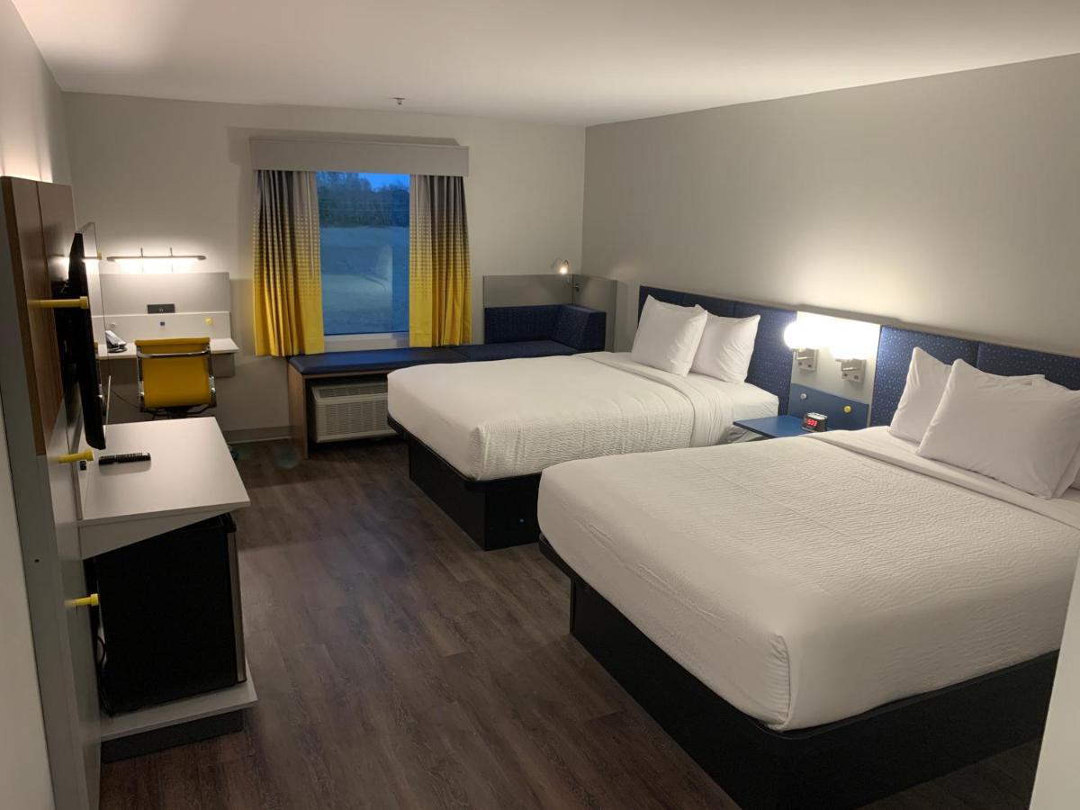 Microtel & By Wyndham Rehoboth