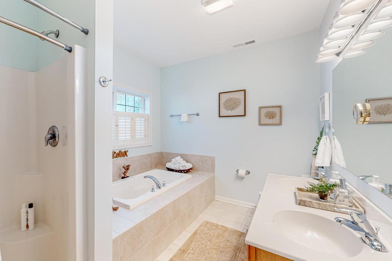 Breezewood 139 Whisperwood Ln Holiday home *