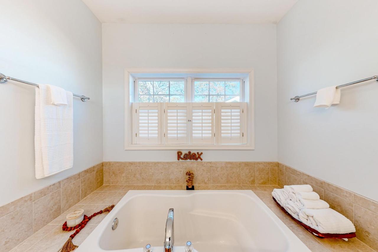 Holiday home Breezewood 139 Whisperwood Ln *