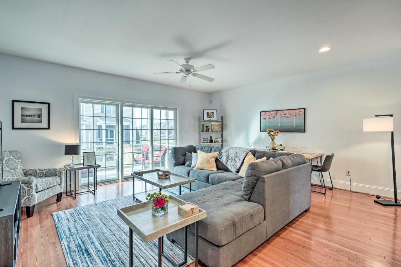 Rehoboth Townhome With Porch And Pool Access Holiday home